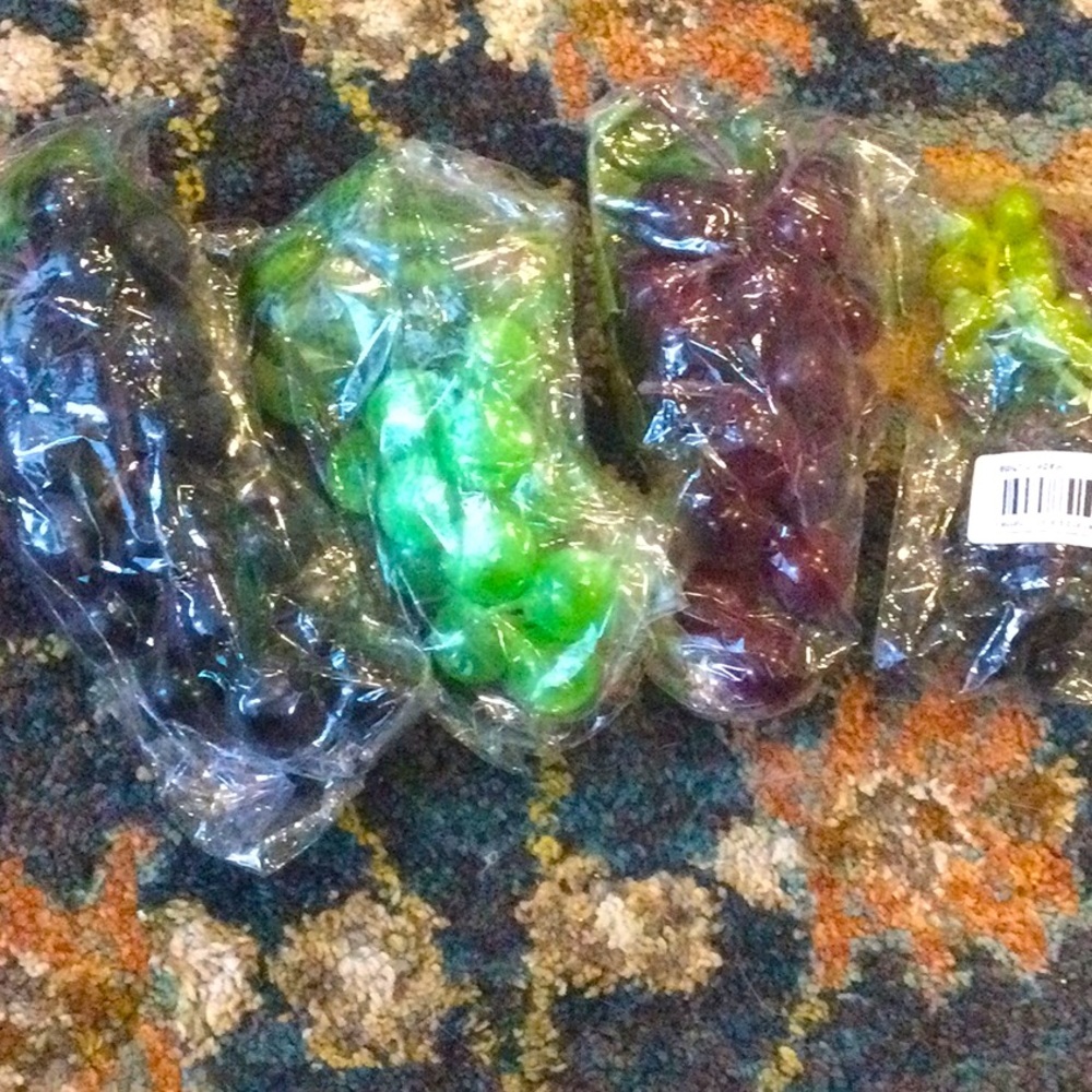 3 packs of Artifical, Realistic, LifeLike grapes.